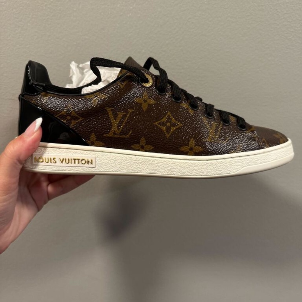 LV woman’s Sneaker